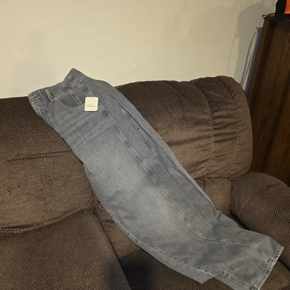 We The Free Light Blue Relaxed Jeans - Picture 1 of 4